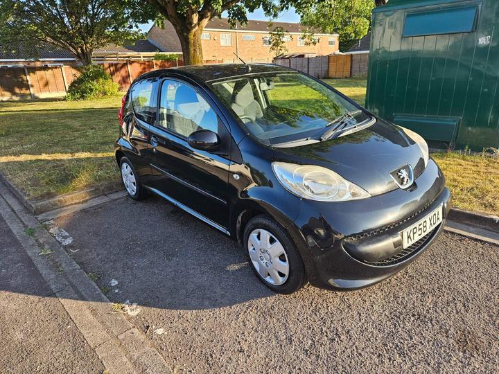Cheap Peugeot 107 - 1.0 12V Urban Euro 4 3dr - 20 ayear tax 16 services fsh for sale in Bristol