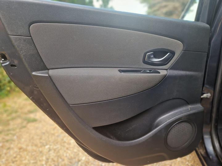Renault Grand Scenic - 1.5 dCi Expression Euro 5 5dr - New in stock and ready to go - Image 25