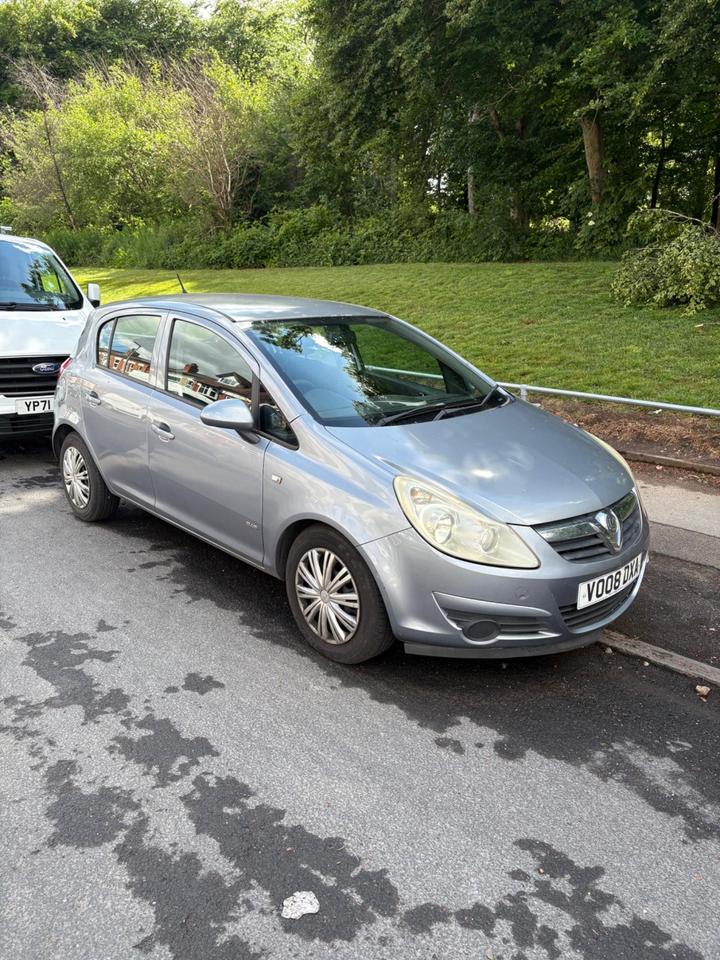 Cheap Vauxhall Corsa - 1.2i 16v Club 5dr - Great Condition, Low Mileage for sale in Smethwick, West Midlands