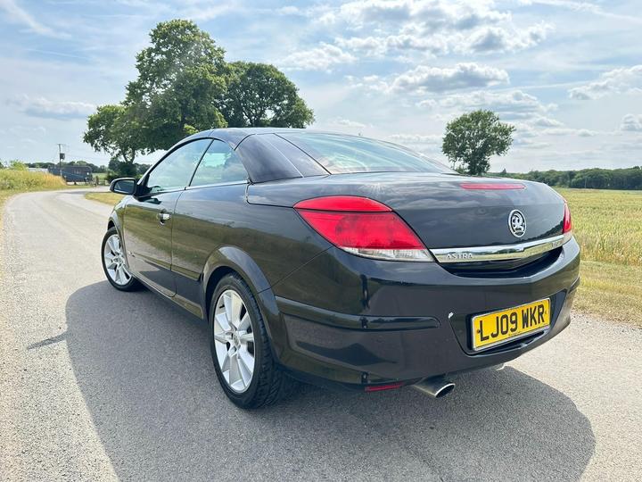 Vauxhall Astra - 1.9 CDTi Design Twin Top 2dr - Image 6