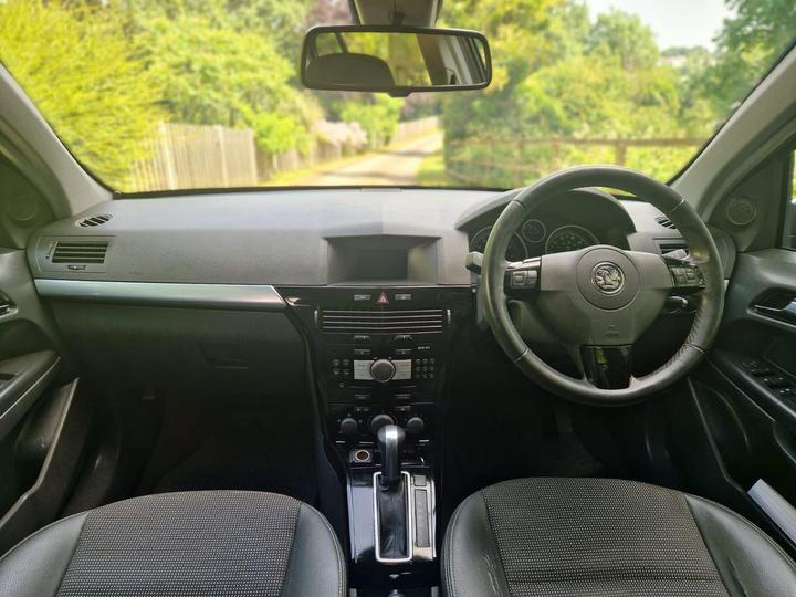 Vauxhall Astra - 1.8i 16v Design 5dr - New in stock and ready to go - Image 28