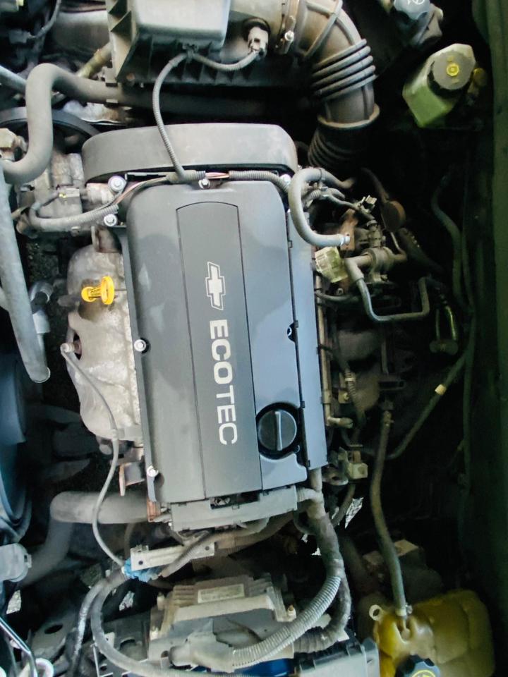 Chevrolet Cruze - 1.6 LT Euro 5 5dr - Image 17