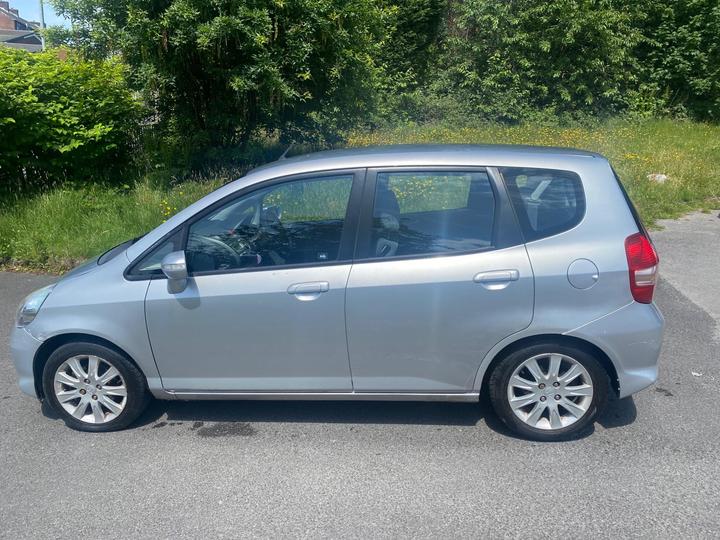 Honda Jazz - 1.4 i-DSI SE 5dr - Low miles, long MOT, 2 x keys - Image 4