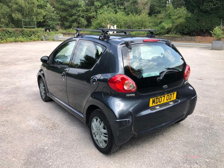 Toyota AYGO - 1.0 VVT-i + Euro 4 5dr - 2 KEYS, FSH PORTFOLIO - Image 6