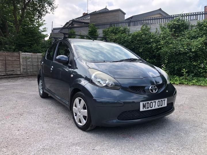 Toyota AYGO - 1.0 VVT-i + Euro 4 5dr - 2 KEYS, FSH PORTFOLIO - Image 2