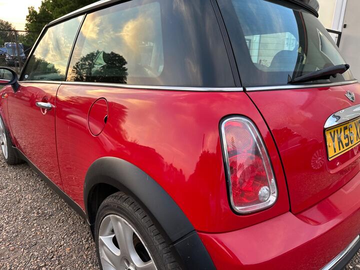 MINI Hatch - 1.6 Cooper Euro 4 3dr - Alloys,A/C,Low Mileage,Tax&Ins - Image 42