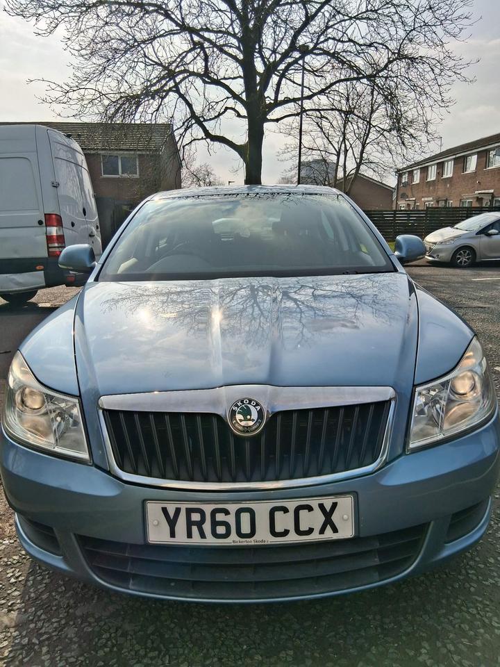Skoda Octavia - 1.6 TDI SE Hatchback 5dr Diesel Manual Euro 5 (105 ps) - COMES WITH 12 MONTHS MOT - Image 2