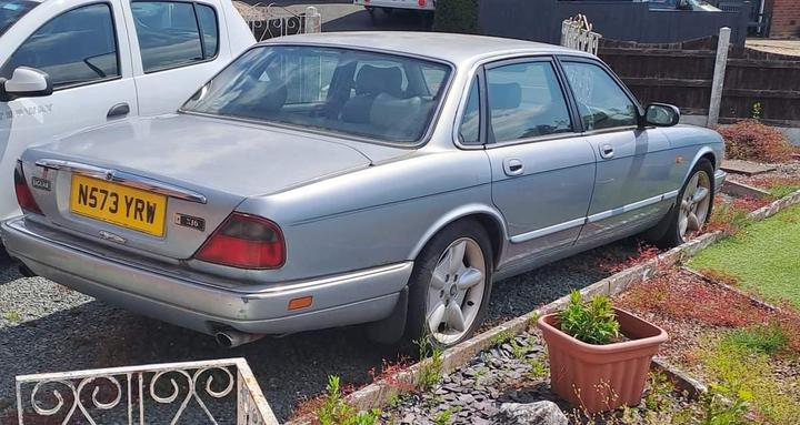 Jaguar XJ - 3.2 XJ6 4dr - Engine runs, needs new batter. - Image 2