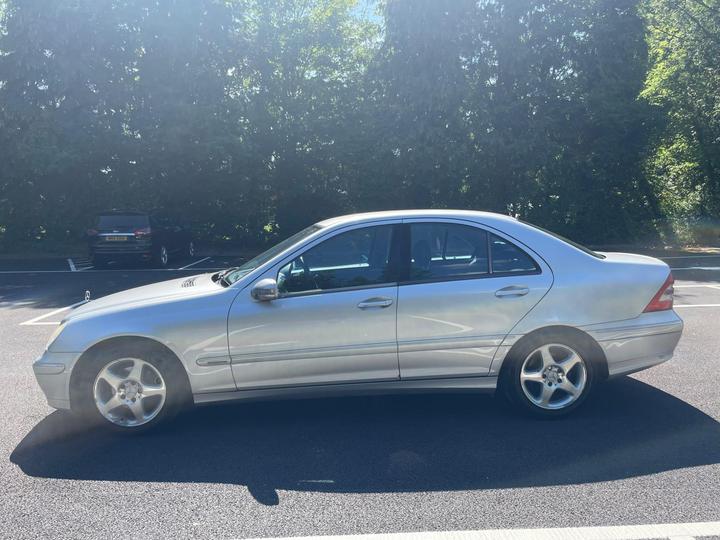Mercedes-Benz C Class - 1.8 C200 Kompressor Avantgarde SE 4dr - One Owner From New - Image 8