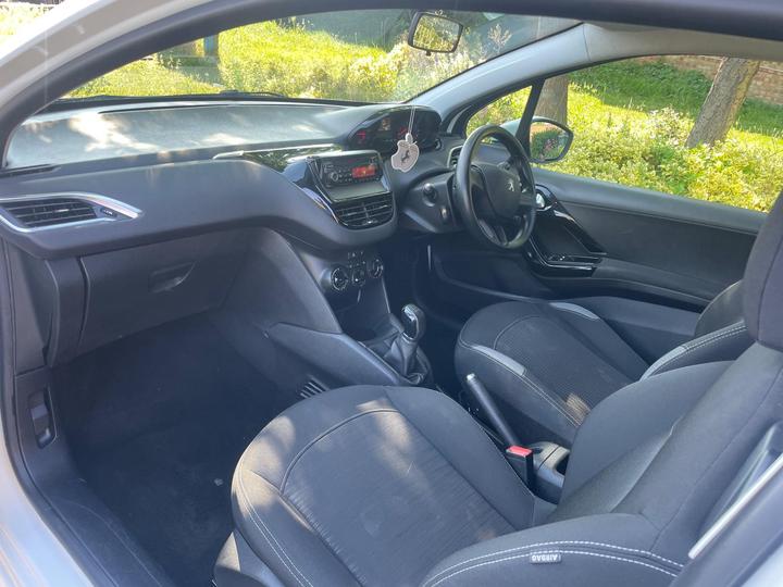 Peugeot 208 - 1.0 VTi Access+ Euro 5 3dr - Image 8