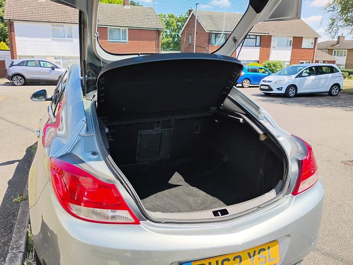 Vauxhall Insignia - 2.0 CDTi SE Nav Auto Euro 5 5dr - Image 13