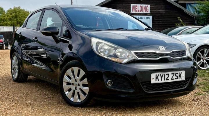 Cheap Kia Rio - 1.1 CRDi EcoDynamics 2 Euro 5 (s/s) 5dr - 20 tax - new mot for sale in Dunstable, Bedfordshire