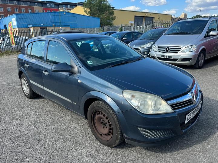 Cheap Vauxhall Astra - 1.6i 16v Life 5dr - JUST TAKEN IN PX NEEDS TO GO!! for sale in Nottingham, Nottinghamshire