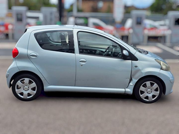 Toyota AYGO - 1.0 VVT-i + MultiMode Euro 4 5dr - 1 YEAR M.O.T/ULEZ COMPLAINT - Image 9
