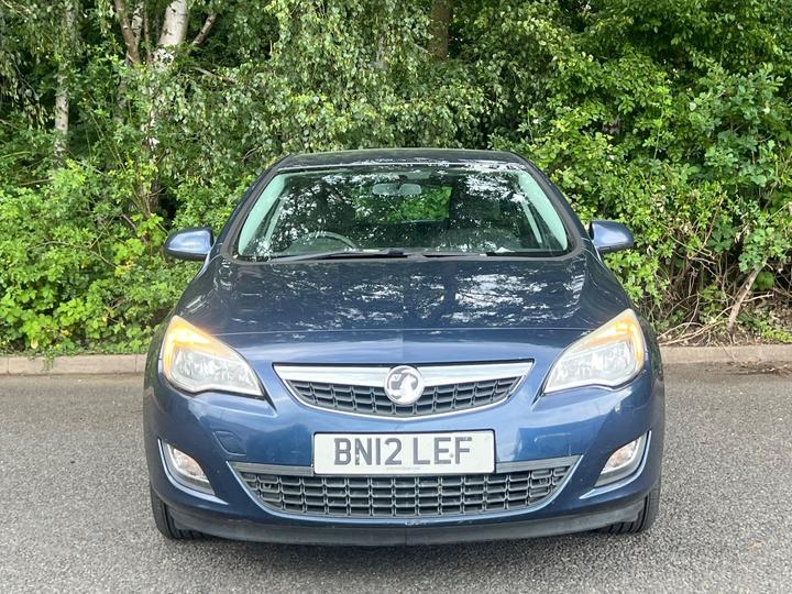 Vauxhall Astra - 1.6 16v Exclusiv Euro 5 5dr - GREAT VALUE, RUNS SMOOTH, FSH - Image 2