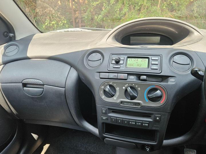 Toyota Yaris - 1.3 VVT-i Colour Collection 3dr - MORE INFORMATION COMING SOON - Image 18