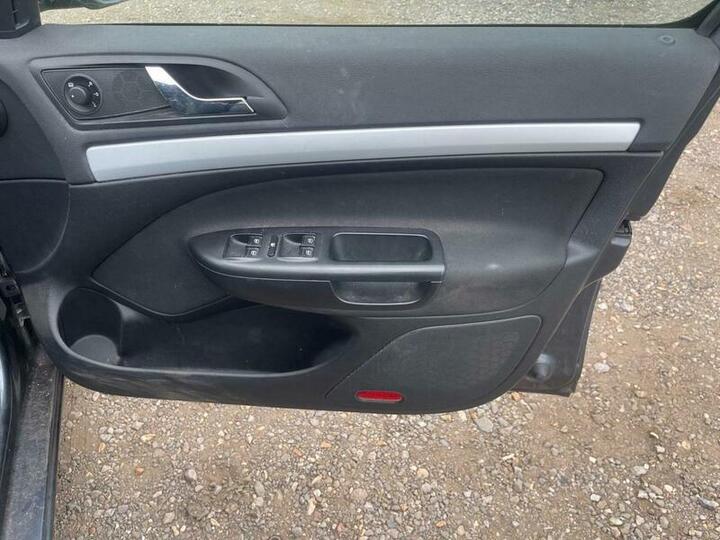 Skoda Octavia - 1.6 FSI Ambiente Euro 4 5dr - Image 29