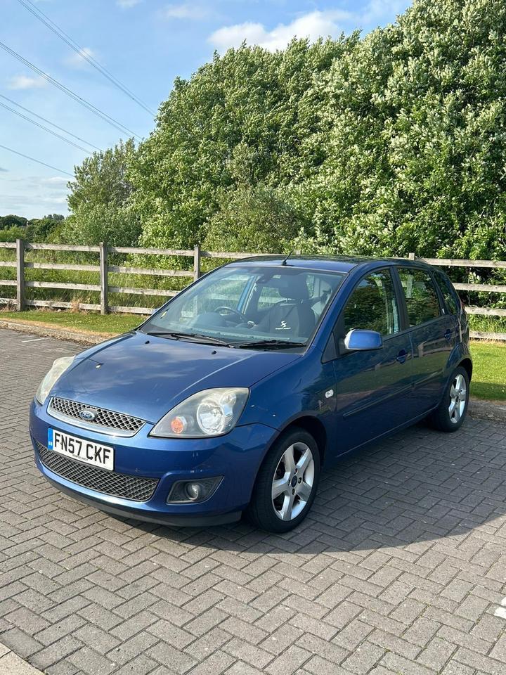 Cheap Ford Fiesta - 1.4 TD Ghia 5dr - Full service History for sale in Whitley Bay, Tyne and Wear