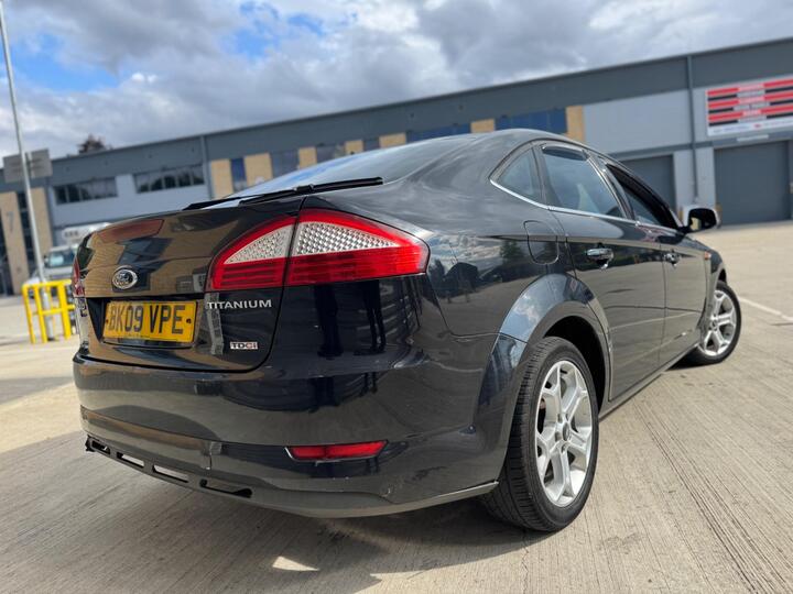 Ford Mondeo - 2.0 TDCi Titanium 5dr - 12 MONTHS MOT! - Image 5