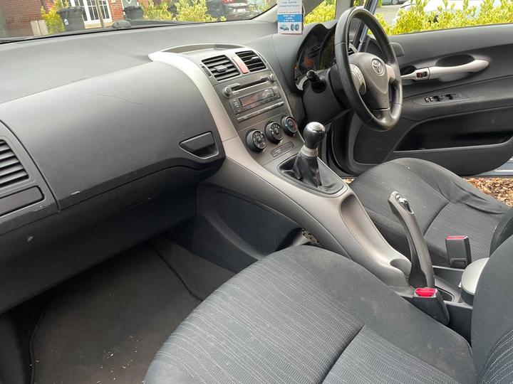 Toyota Auris - 1.6 VVT-i TR 5dr - Reliable with Service History - Image 8