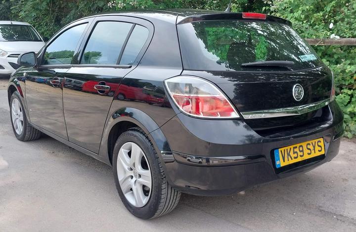 Vauxhall Astra - 1.6i Active Plus 5dr - Image 3