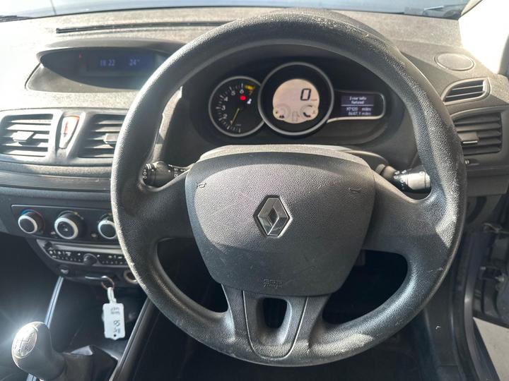 Renault Megane - 1.6 16V I-Music Euro 5 5dr - 12 MONTHS MOT-2KEYS-HISTORY - Image 28