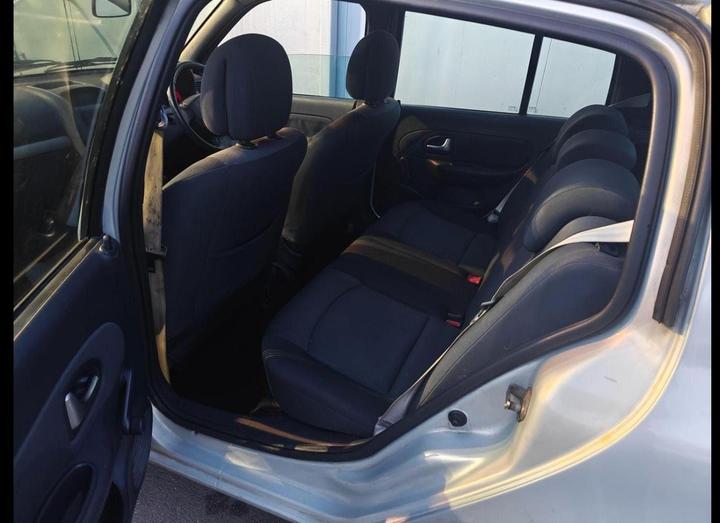 Renault Clio - 1.2 16v Dynamique 5dr - Sold as seen - Image 8
