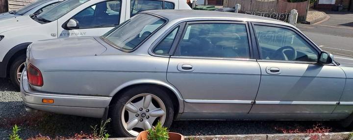 Jaguar XJ - 3.2 XJ6 4dr - Engine runs, needs new batter. - Image 4