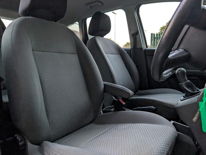 Ford Focus C-Max - 1.6 16v Zetec 5dr - JUST SERVICED*LOVELY SPEC*ULEZ - Image 11