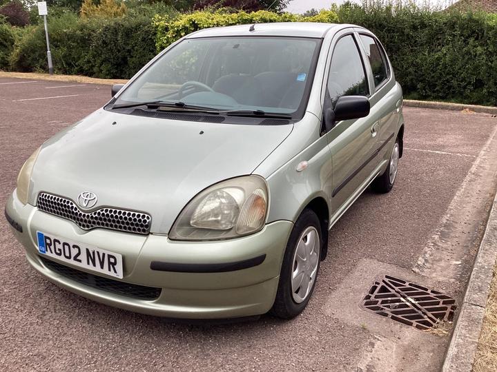 Cheap Toyota Yaris - 1.3 VVT-i 16v GLS 5dr - spacious small car ULEZ exempt for sale in Reading, Berkshire