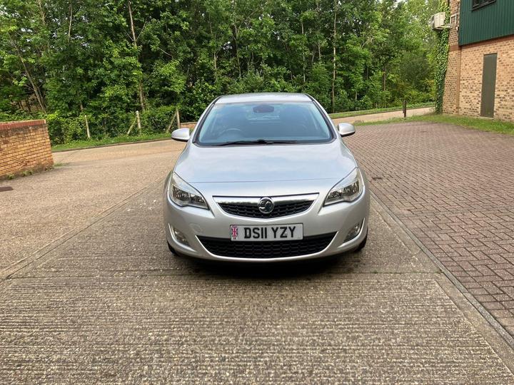 Cheap Vauxhall Astra - 2.0 CDTi ecoFLEX SE Euro 5 (s/s) 5dr - 9 MONTHS MOT FULL SERVICE HIS for sale in High Wycombe, Buckinghamshire