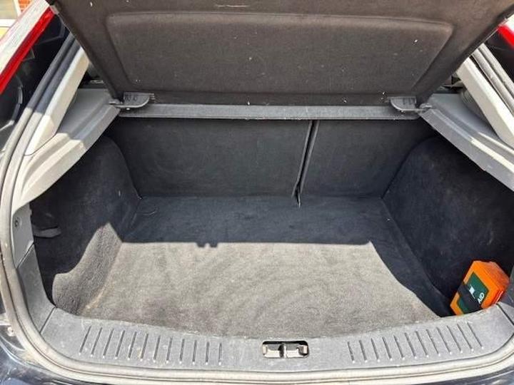 Ford Focus - 1.6 TDCi DPF Zetec 5dr - Image 10