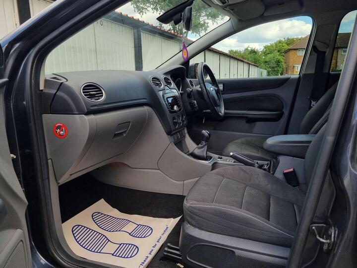 Ford Focus - 1.8 Titanium 5dr - TITANIUM SPEC/ULEZ/MANUAL - Image 31