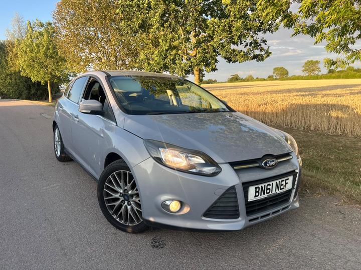 Cheap Ford Focus - 1.6 Zetec Euro 5 5dr for sale in Bedford, Bedfordshire