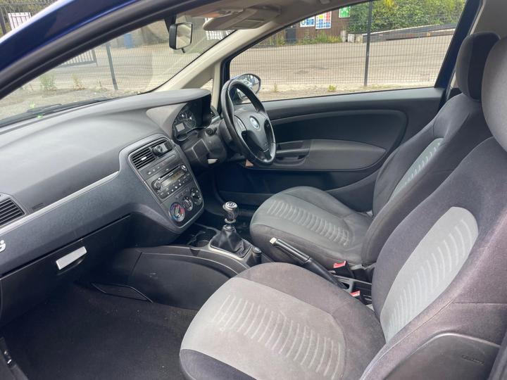 Fiat Grande Punto - 1.4 16v Dynamic Sport 3dr - 2 Owners from New - Image 9