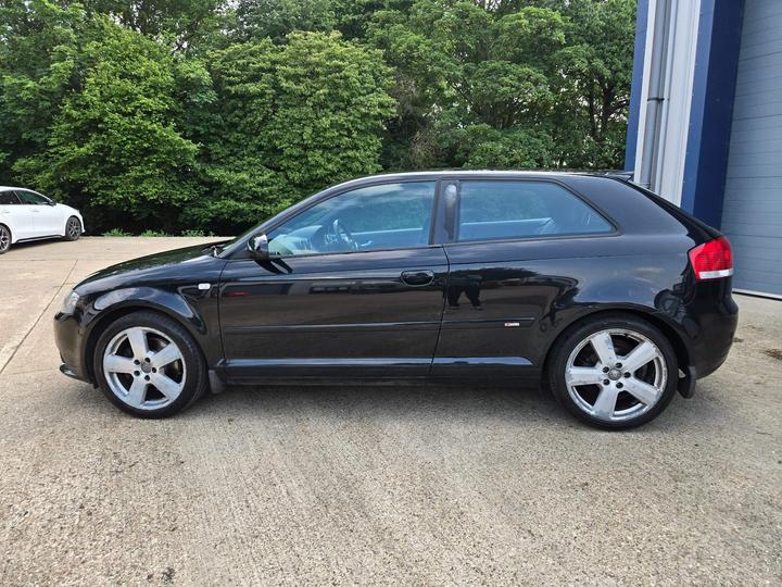 Audi A3 - 2.0 TDI S line 3dr - S LINE + 12 MONTHS MOT - Image 9