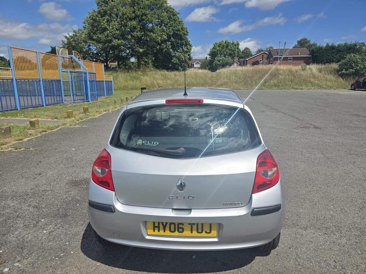 Renault Clio - 1.4 16v Dynamique 5dr - 12 Months MOT No Advisories - Image 7