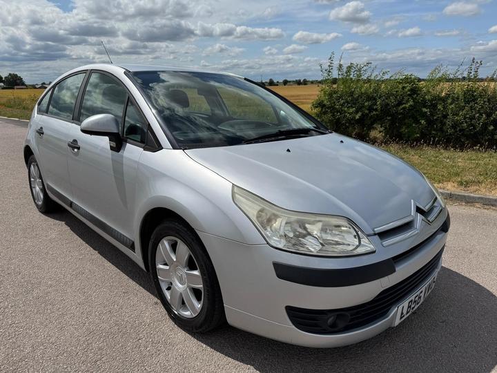 Citroen C4 - 1.6i 16V SX 5dr - Long mot! Service history! - Image 7