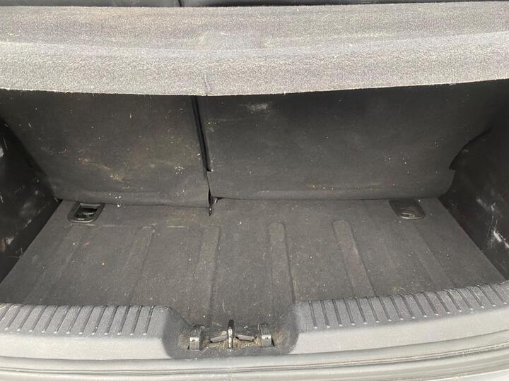 Hyundai i10 - 1.2 Classic Euro 4 5dr - LONG MOT+ULEZ FREE+FIRST CAR - Image 13