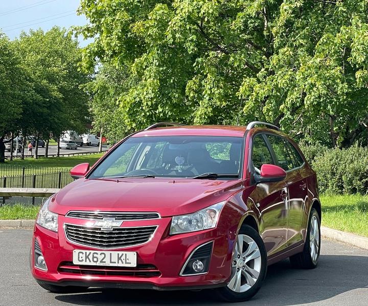Cheap Chevrolet Cruze - 1.7 VCDi LTZ Euro 5 (s/s) 5dr (Nav) - SAT NAV 35 ROAD TAX LONG MOT for sale in Oldham, Greater Manchester