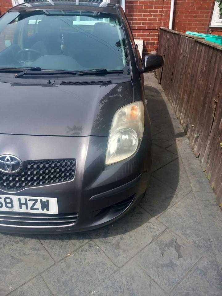 Toyota Yaris - 1.3 VVT-i TR 5dr - Image 2