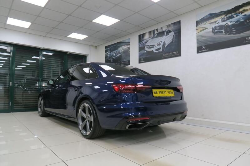 Audi A4 view 4