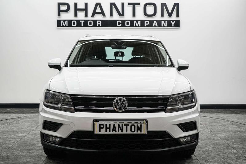 Volkswagen Tiguan view 2