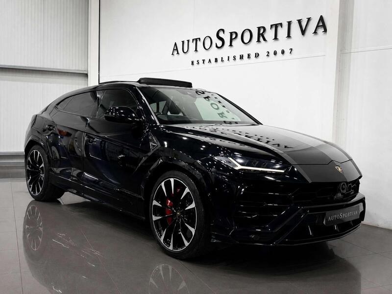 Lamborghini Urus view 5