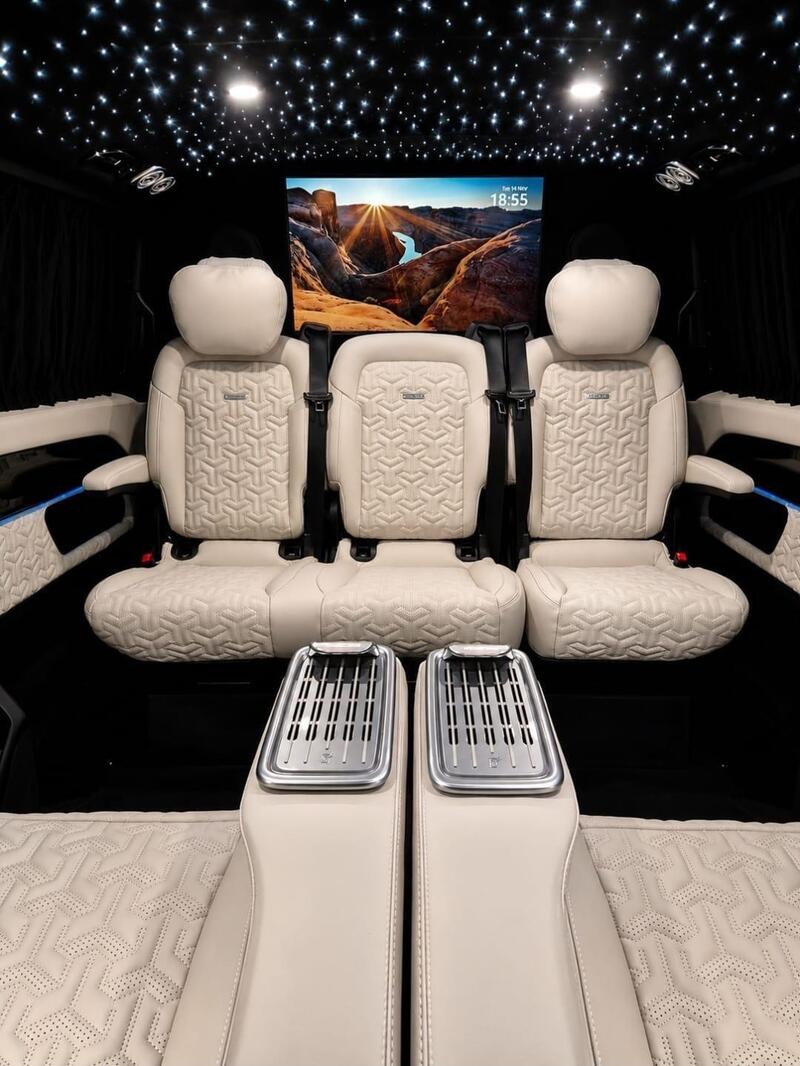 Mercedes-Benz V Class main image