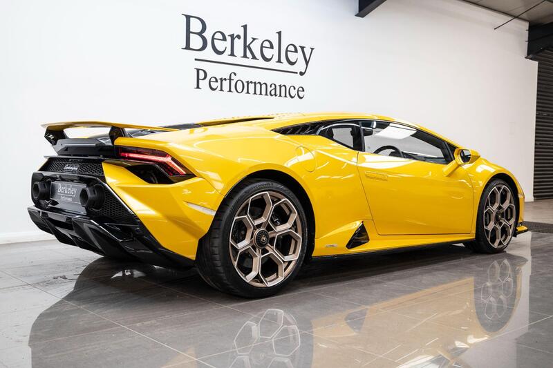 Lamborghini Huracan view 5