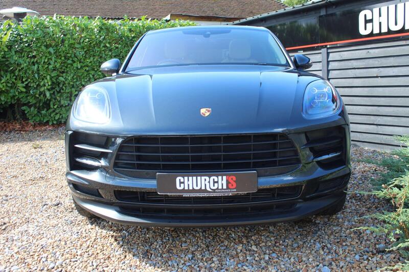 Porsche Macan view 13