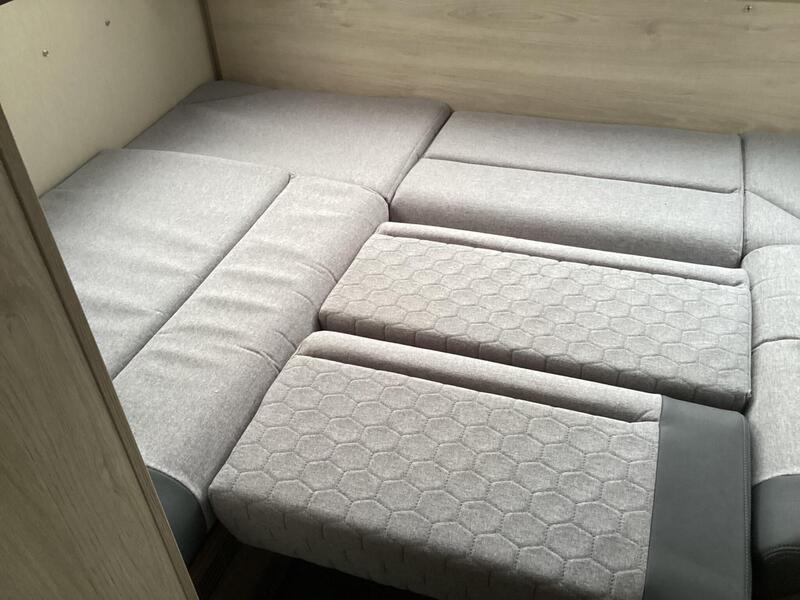 Auto-Trail Expedition C72 — image 17