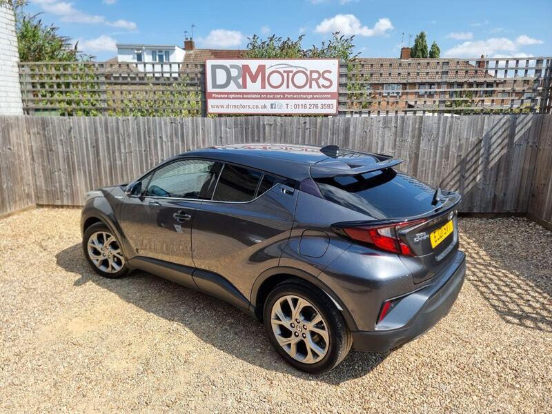 Toyota C-HR view 4