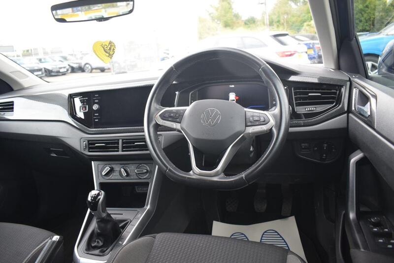 Volkswagen Polo view 3